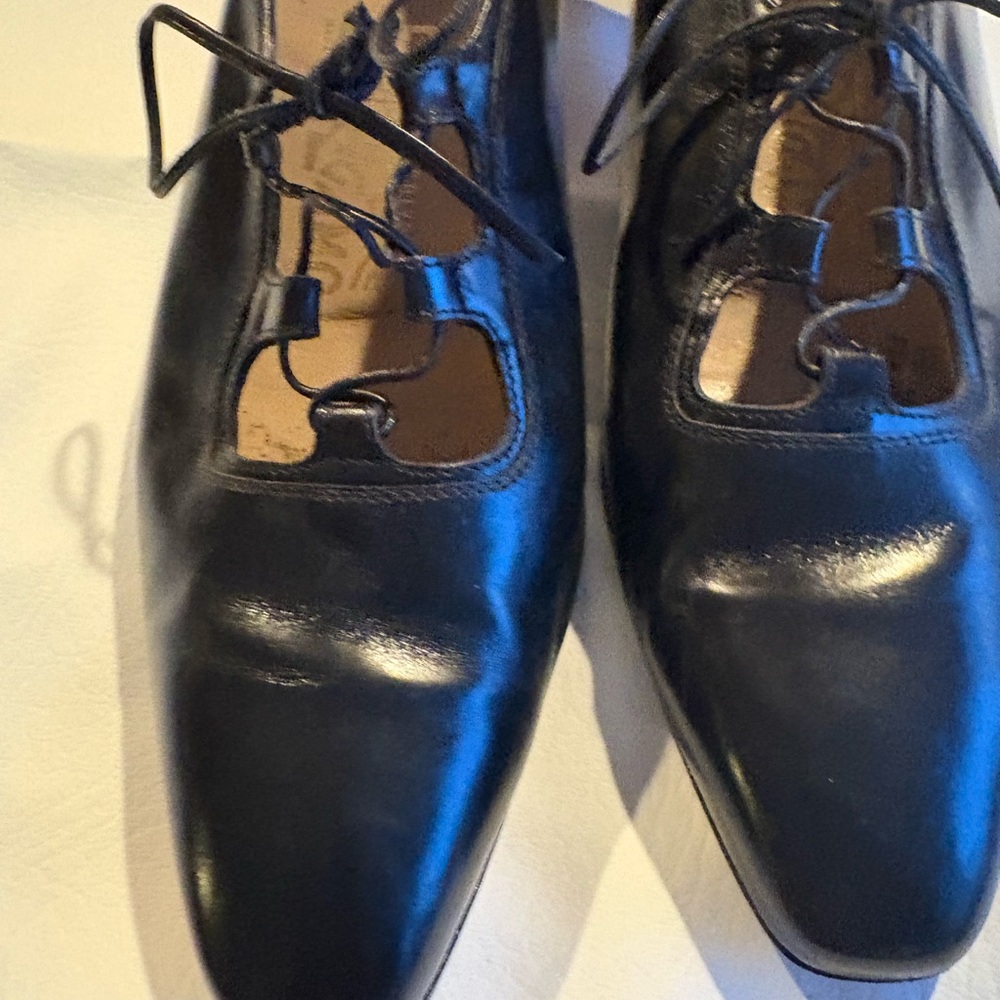Salvatore Ferragamo Black Leather women’s size 10 dress shoes